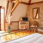 Couette-café Pech Blanc, Charming Bb In Southwest France